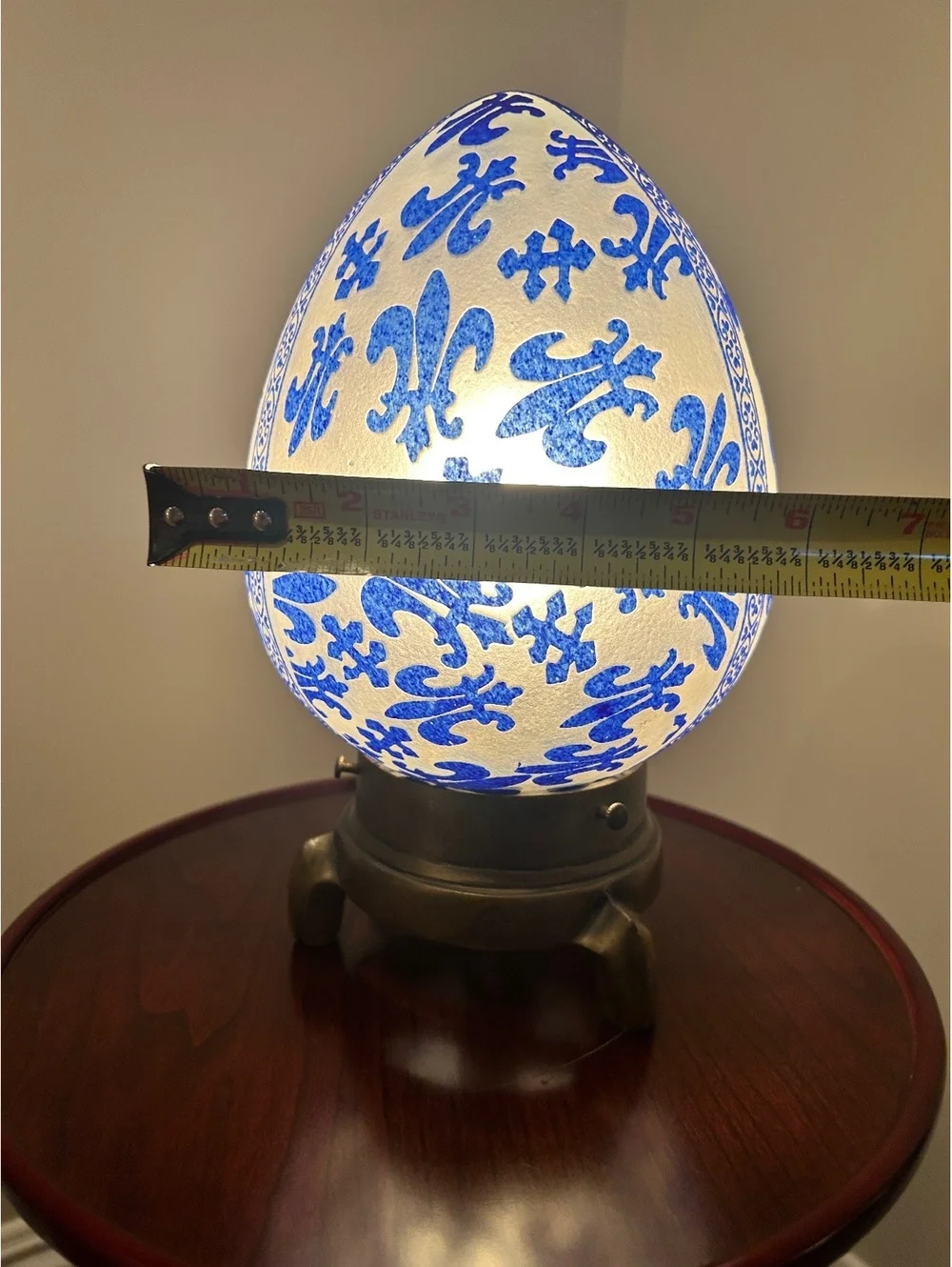 Vintage Egg Lamp with Cameo-Style Fleur-de-Lis Pattern